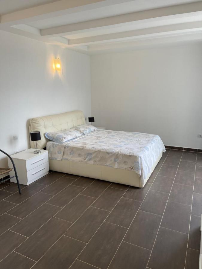 Villa Cube Premantura Buitenkant foto